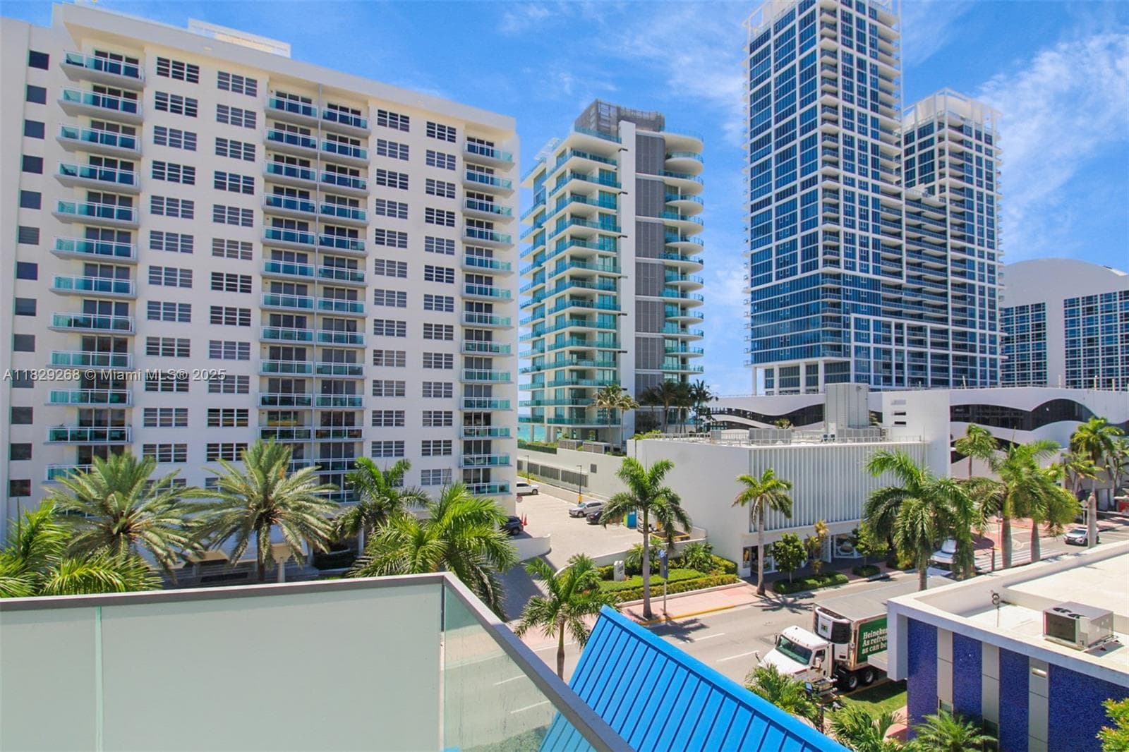 A11829268 — Miami Beach — 15