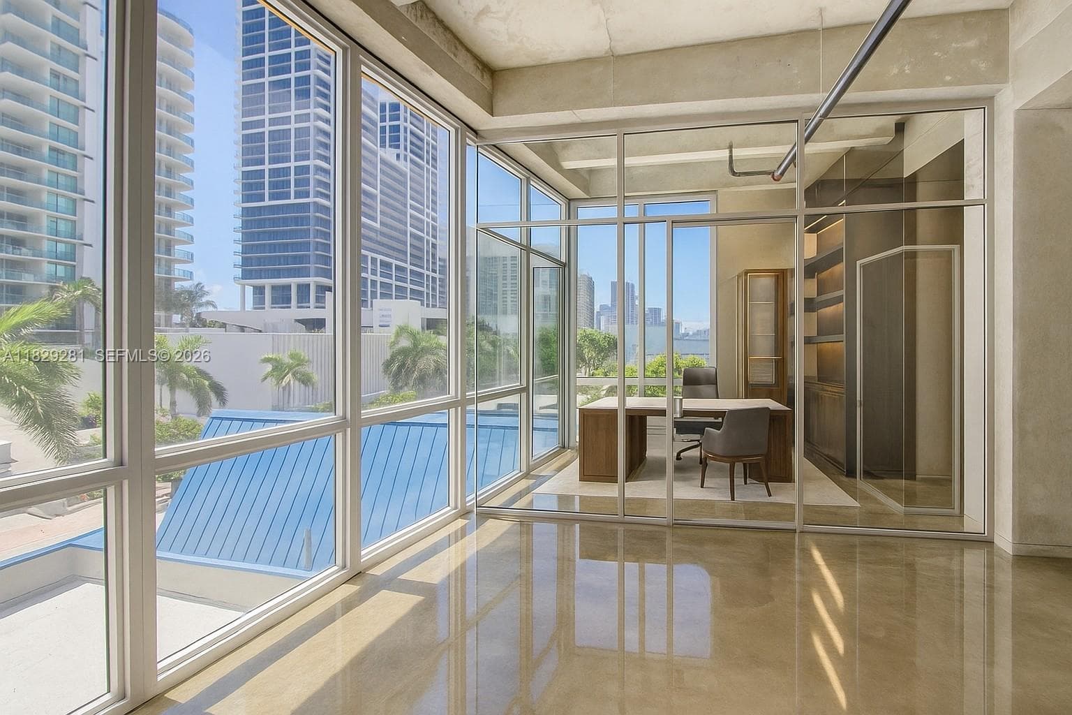 A11829281 — Miami Beach