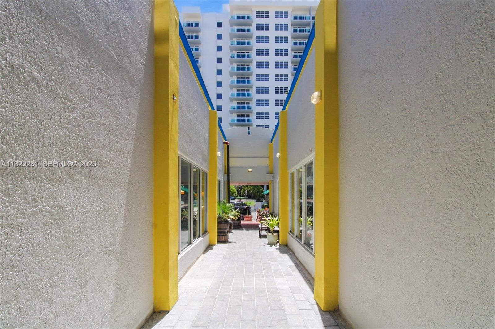 A11829281 — Miami Beach — 14