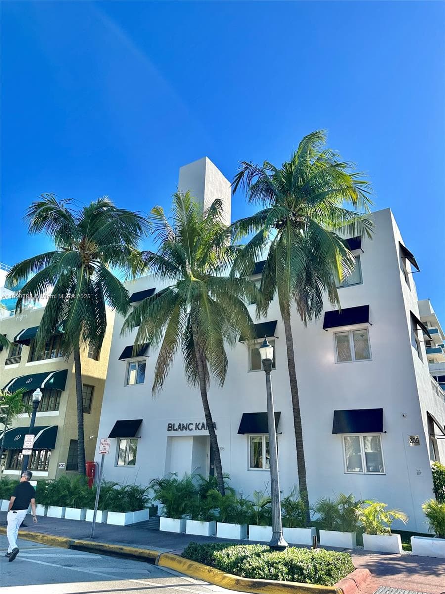 A11829788 — Miami Beach — 2