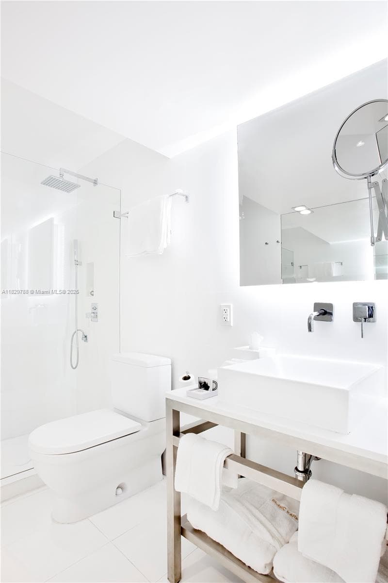 A11829788 — Miami Beach — 30