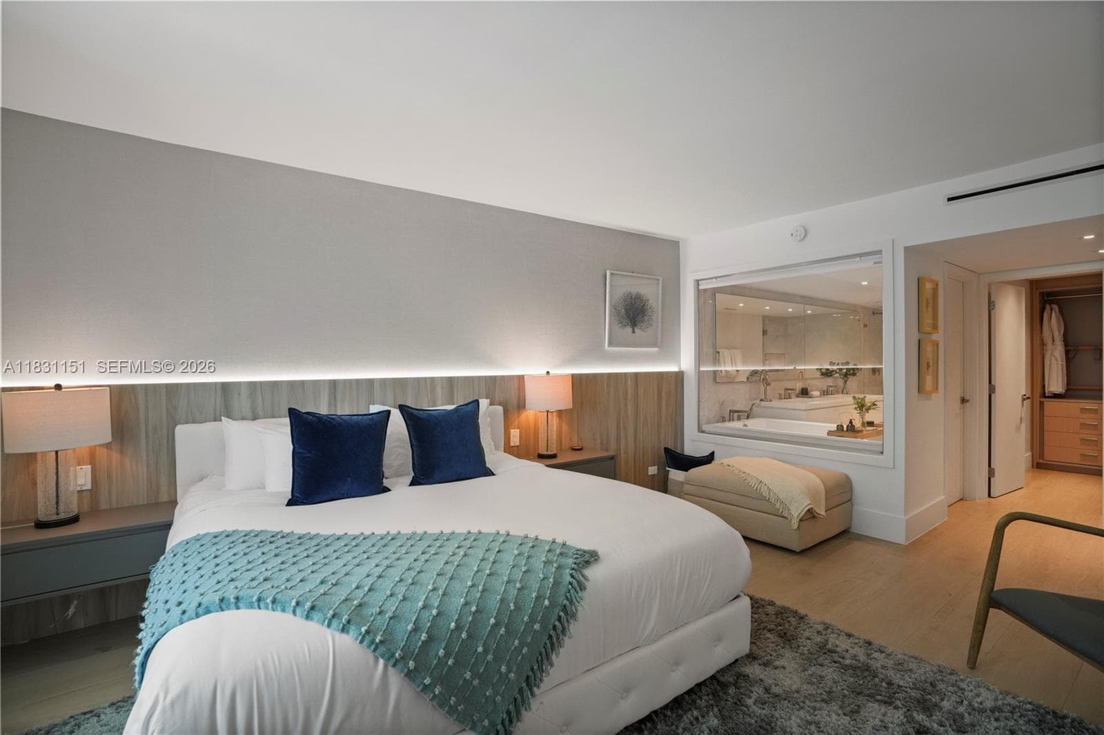 A11831151 — Miami Beach — 36