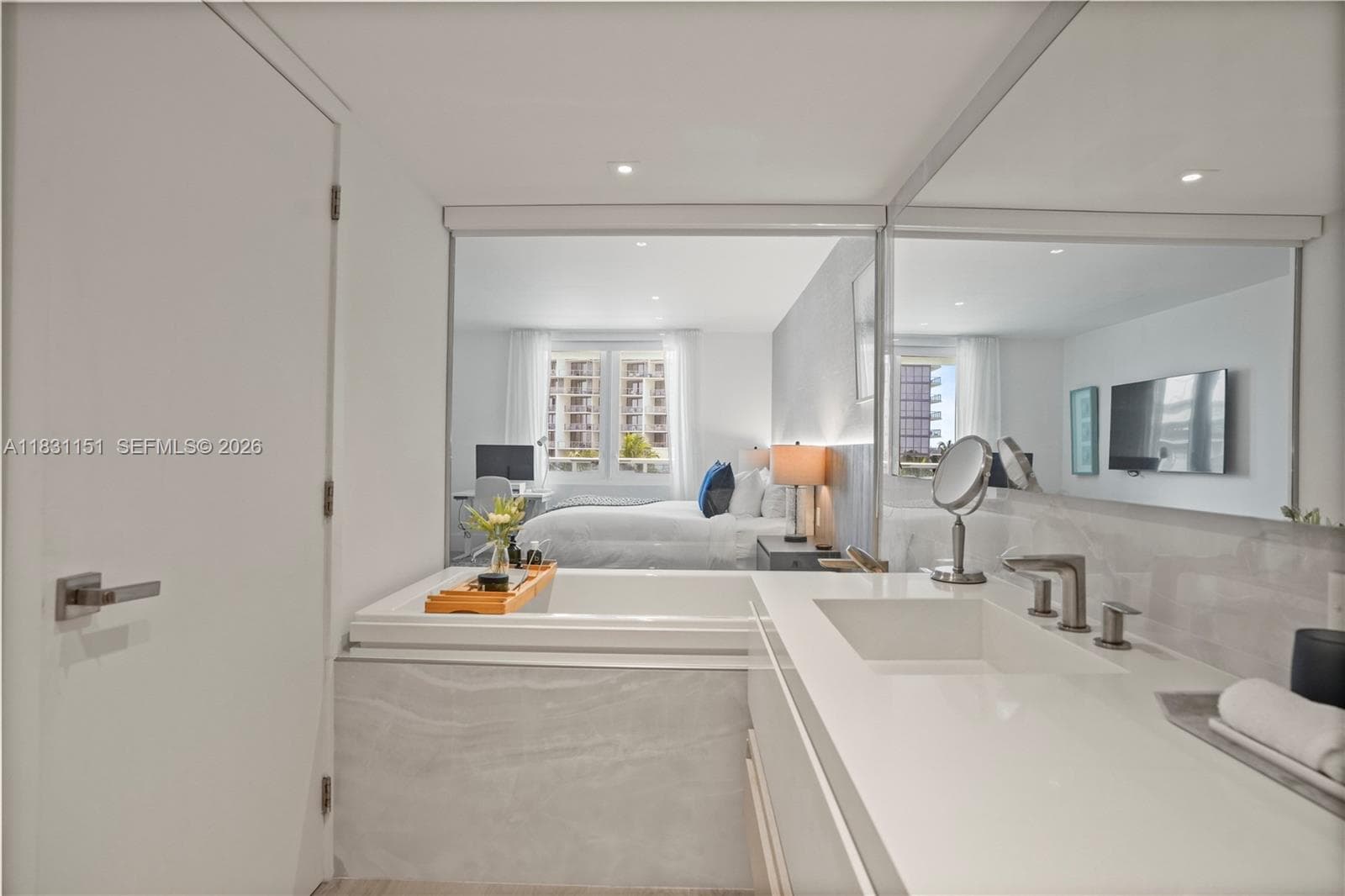 A11831151 — Miami Beach — 30