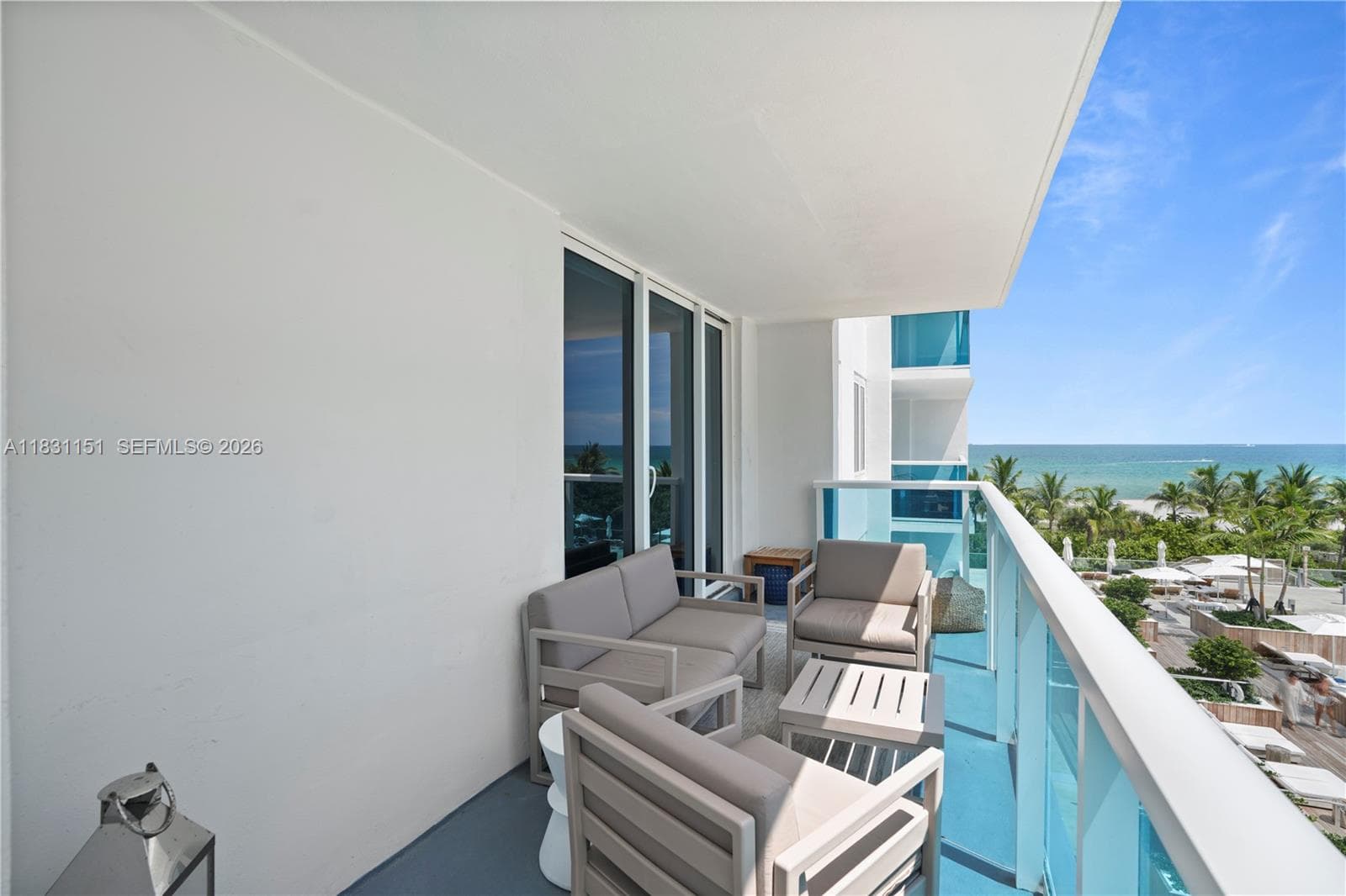 A11831151 — Miami Beach — 41
