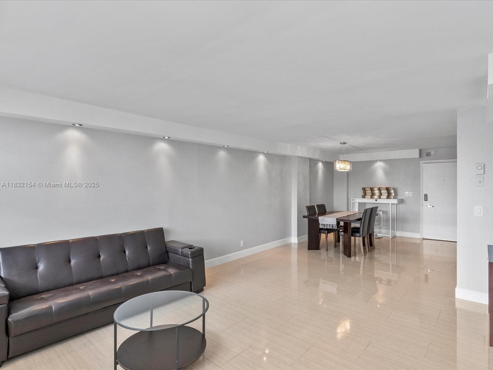 A11832154 — Miami Beach — 6