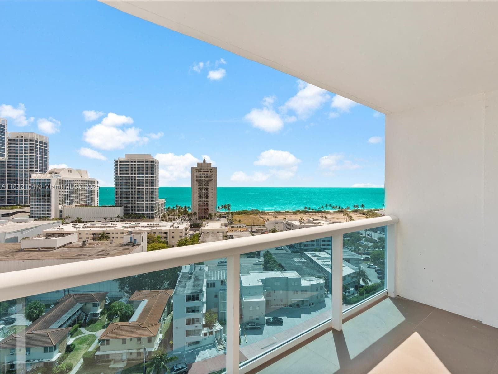 A11832154 — Miami Beach
