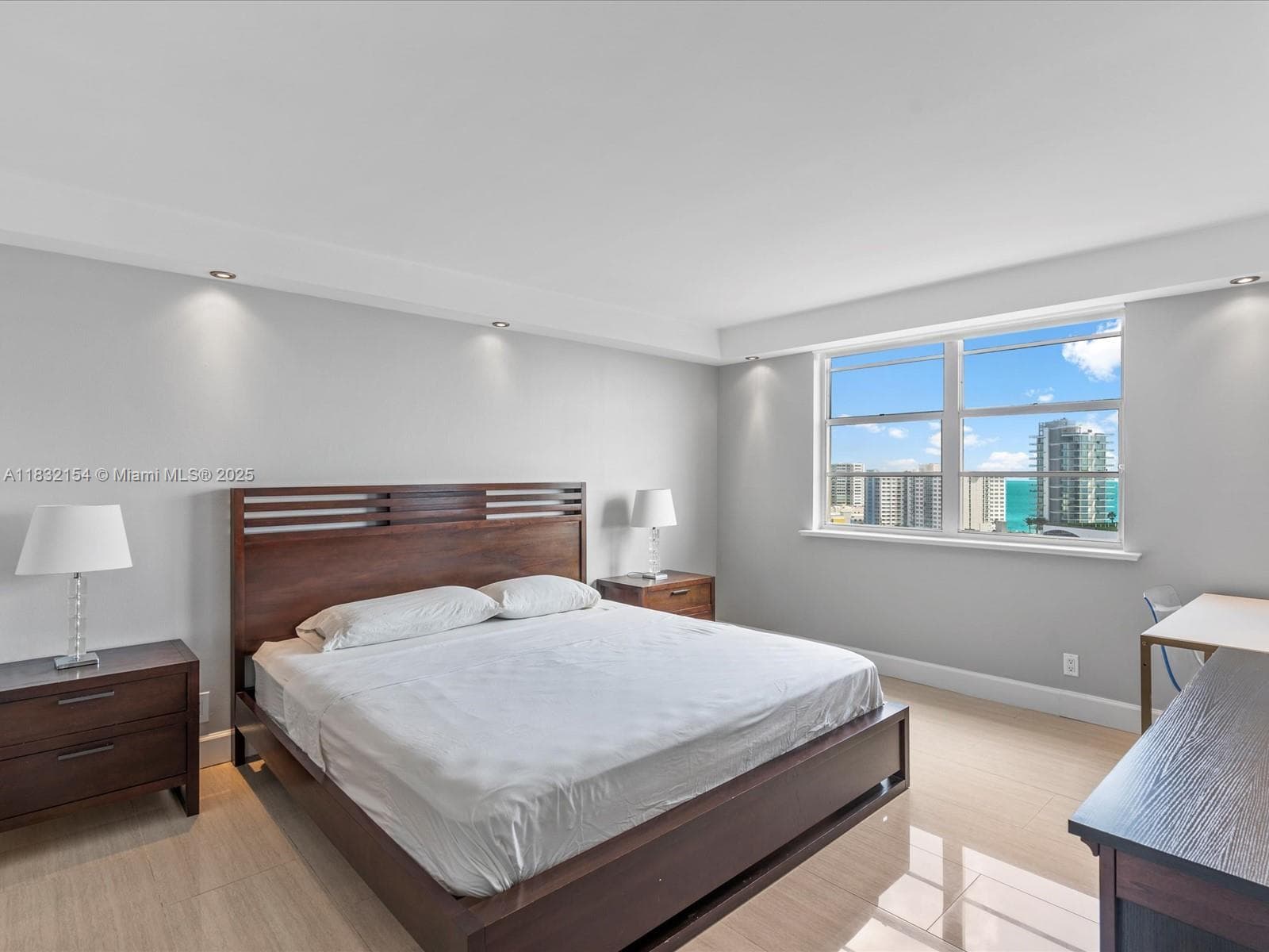 A11832154 — Miami Beach — 10