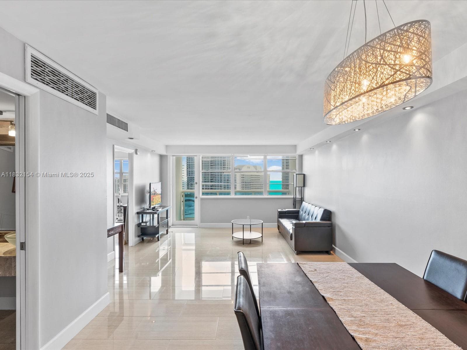 A11832154 — Miami Beach — 4