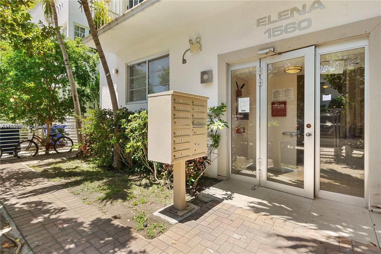 A11832252 — Miami Beach — 13