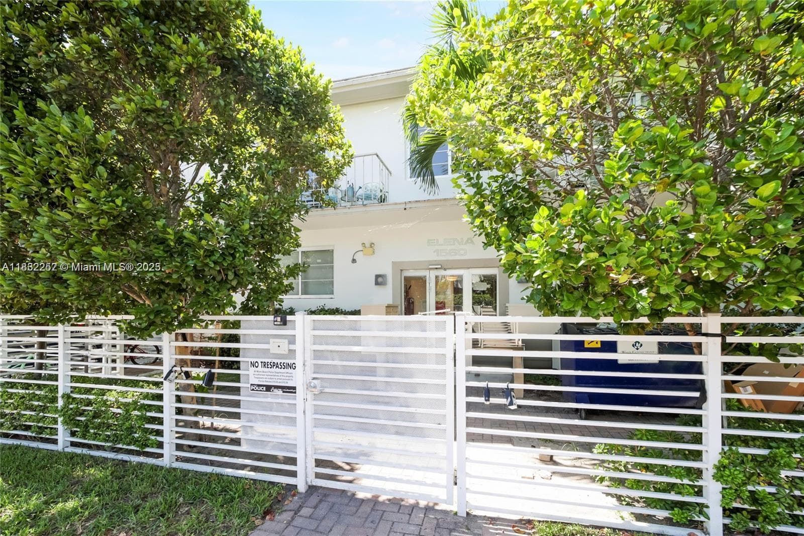 A11832252 — Miami Beach — 16