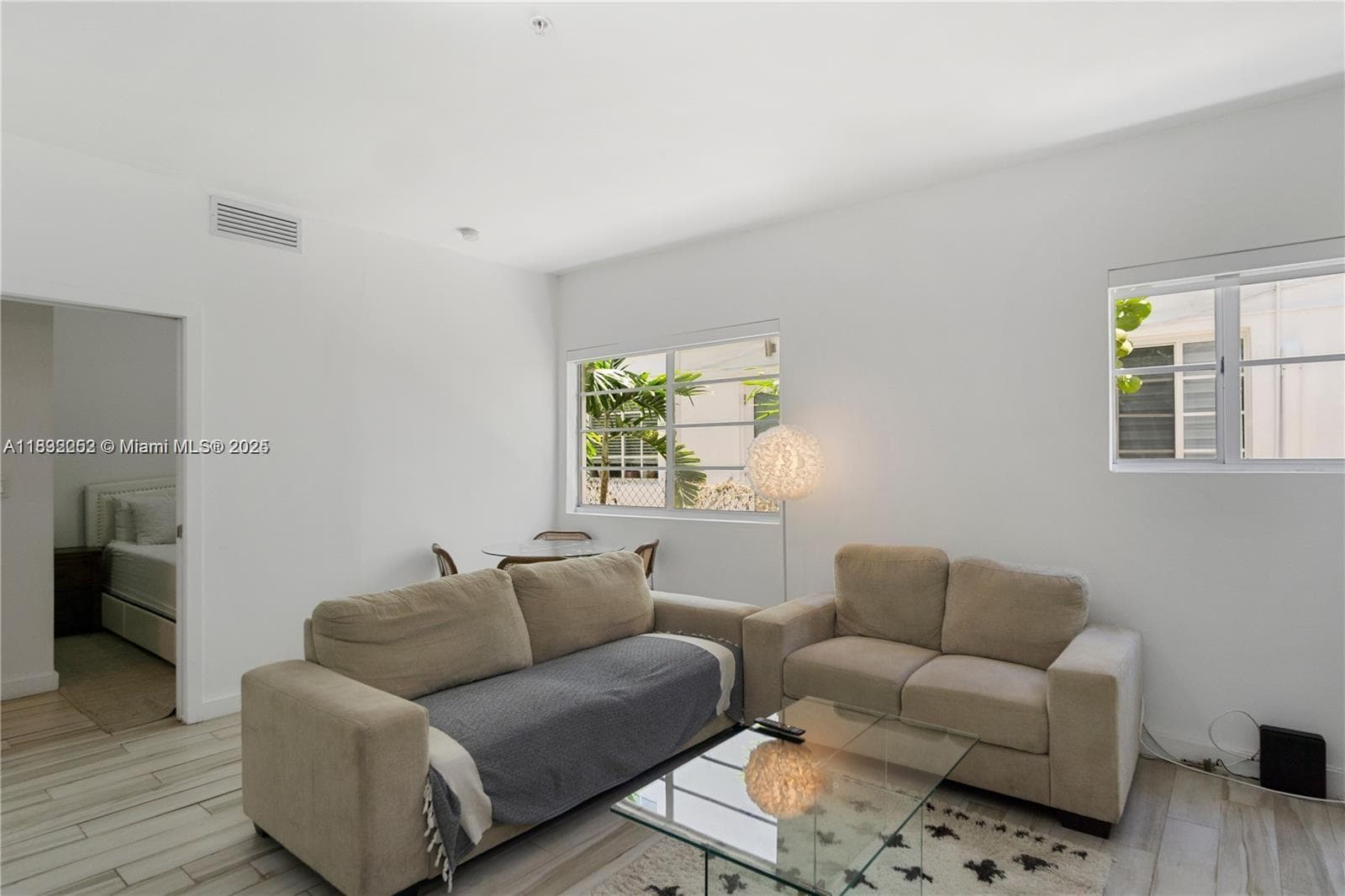 A11832252 — Miami Beach — 3