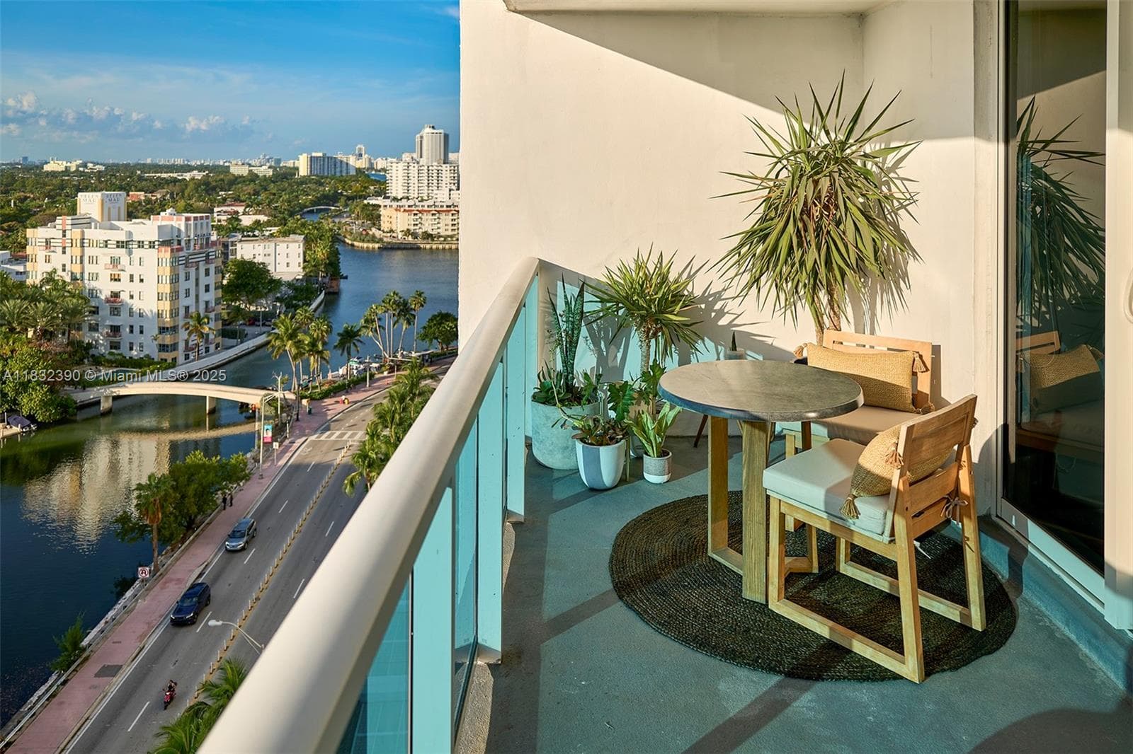 A11832390 — Miami Beach — 13