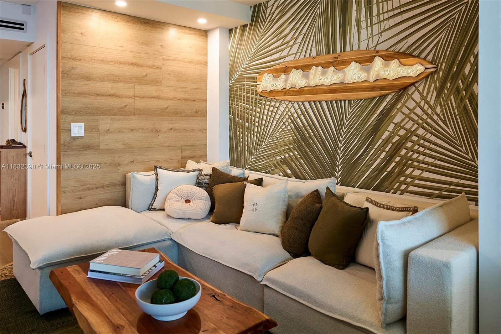 A11832390 — Miami Beach — 4