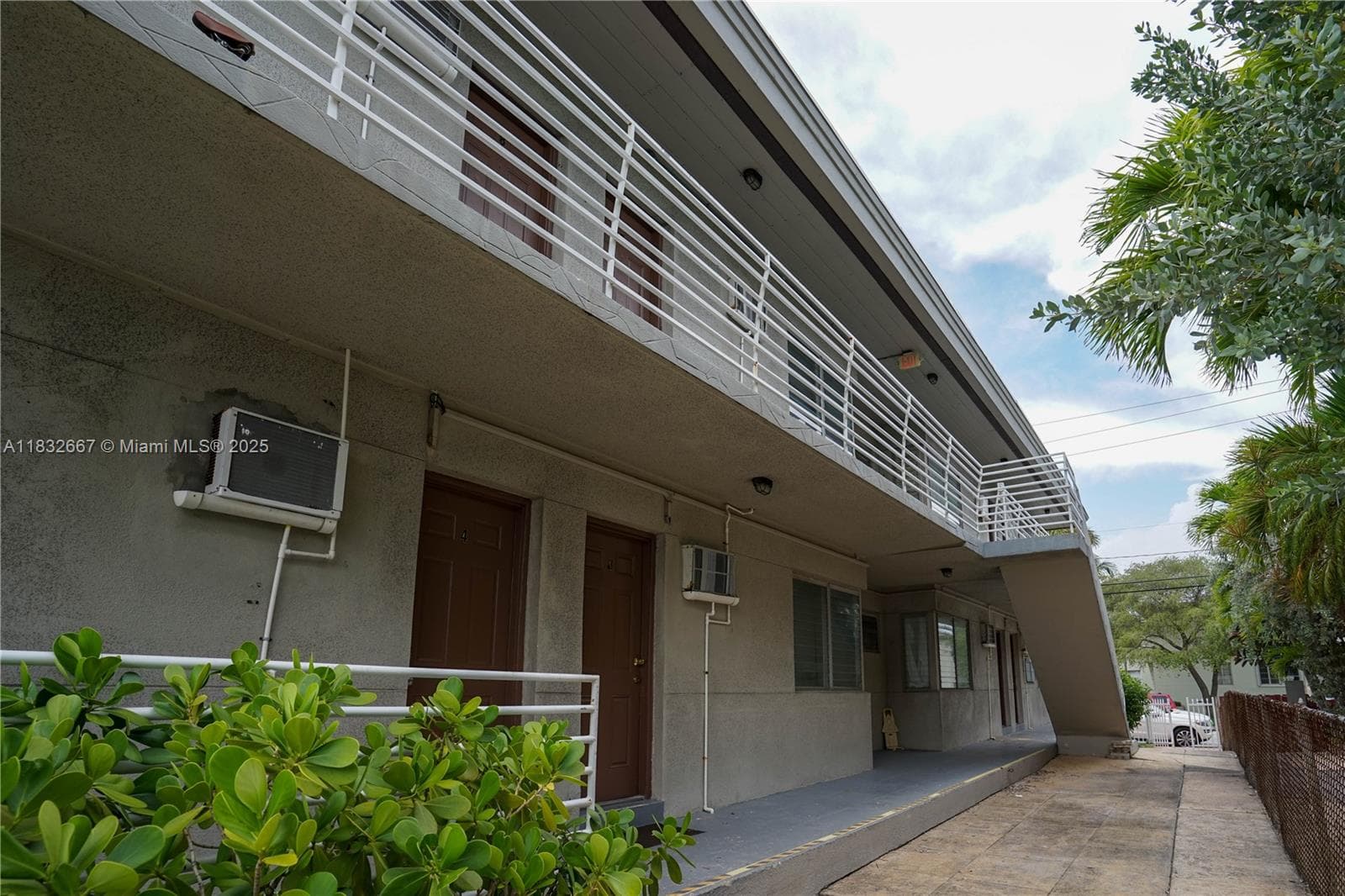 A11832667 — Miami Beach — 46