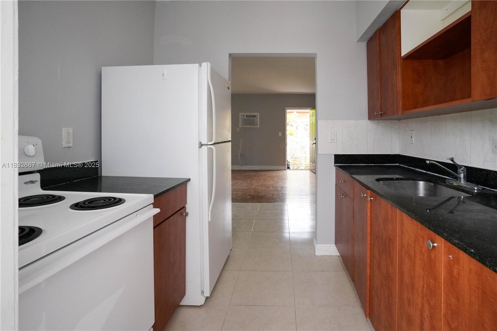 A11832667 — Miami Beach — 17