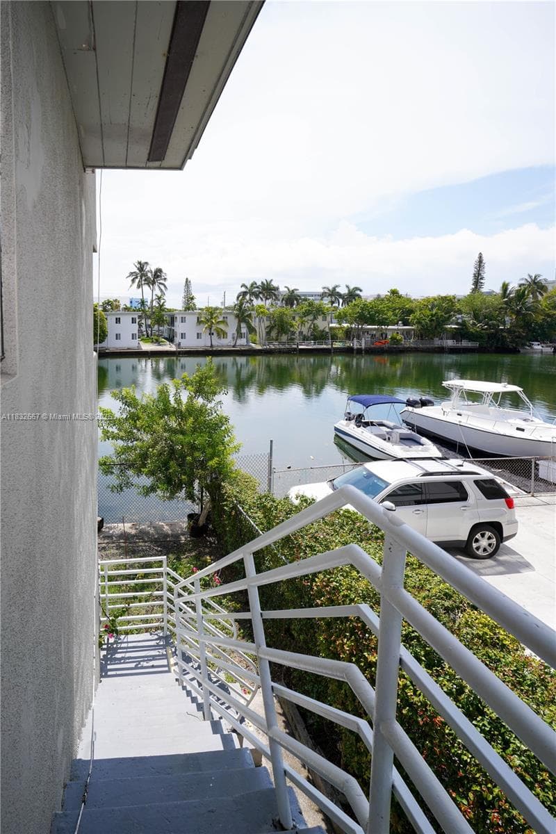 A11832667 — Miami Beach — 3