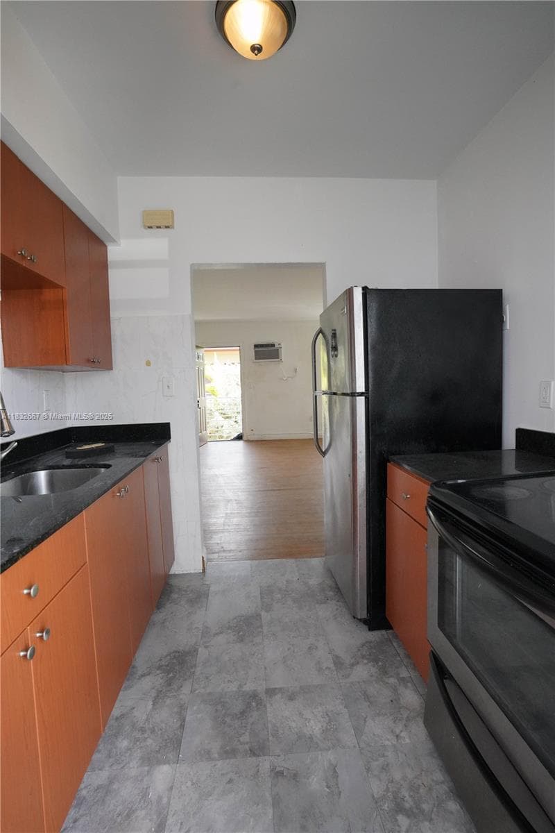 A11832667 — Miami Beach — 28