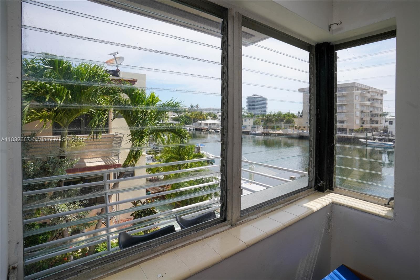 A11832667 — Miami Beach — 5