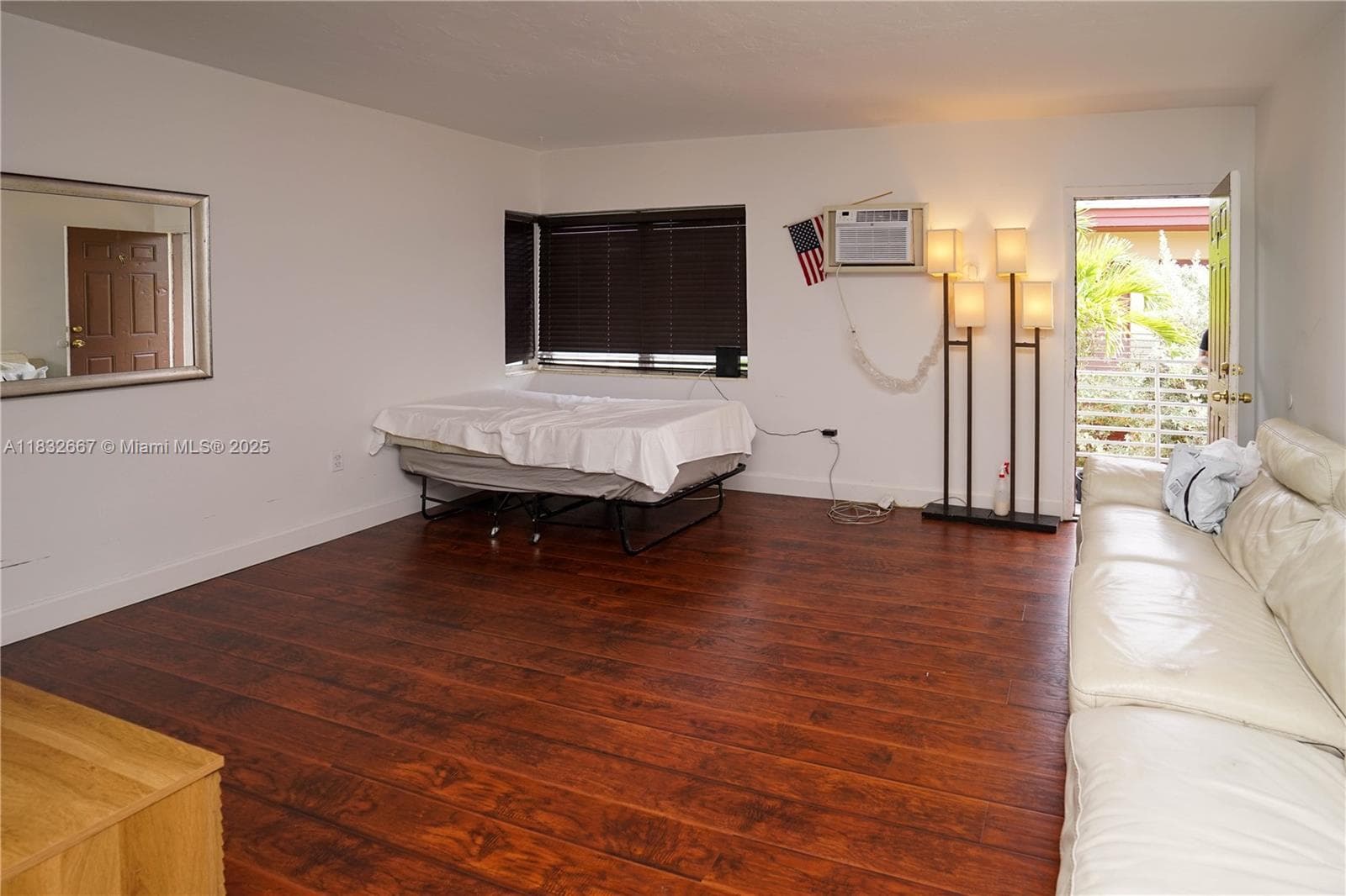 A11832667 — Miami Beach — 33
