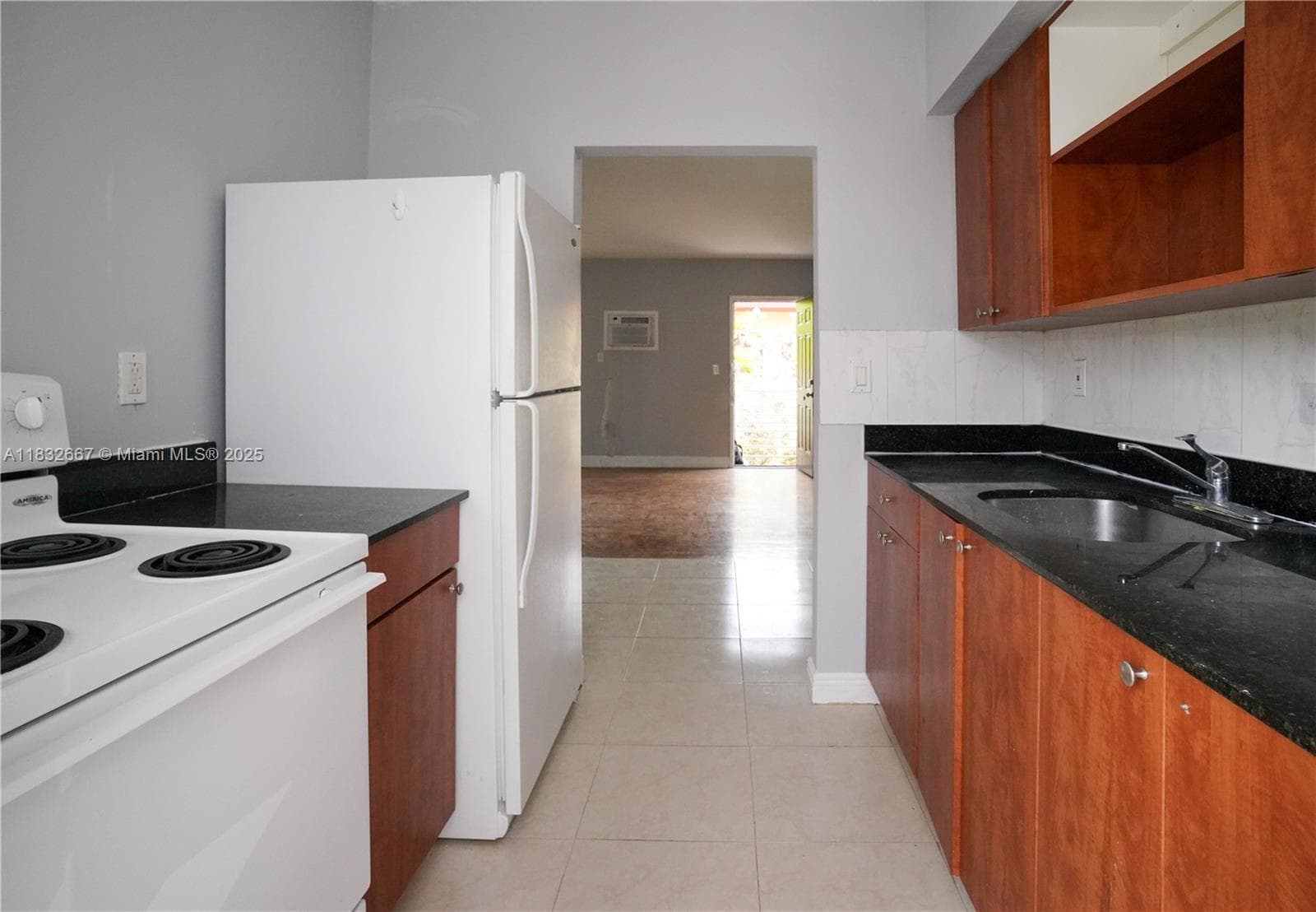 A11832667 — Miami Beach — 18
