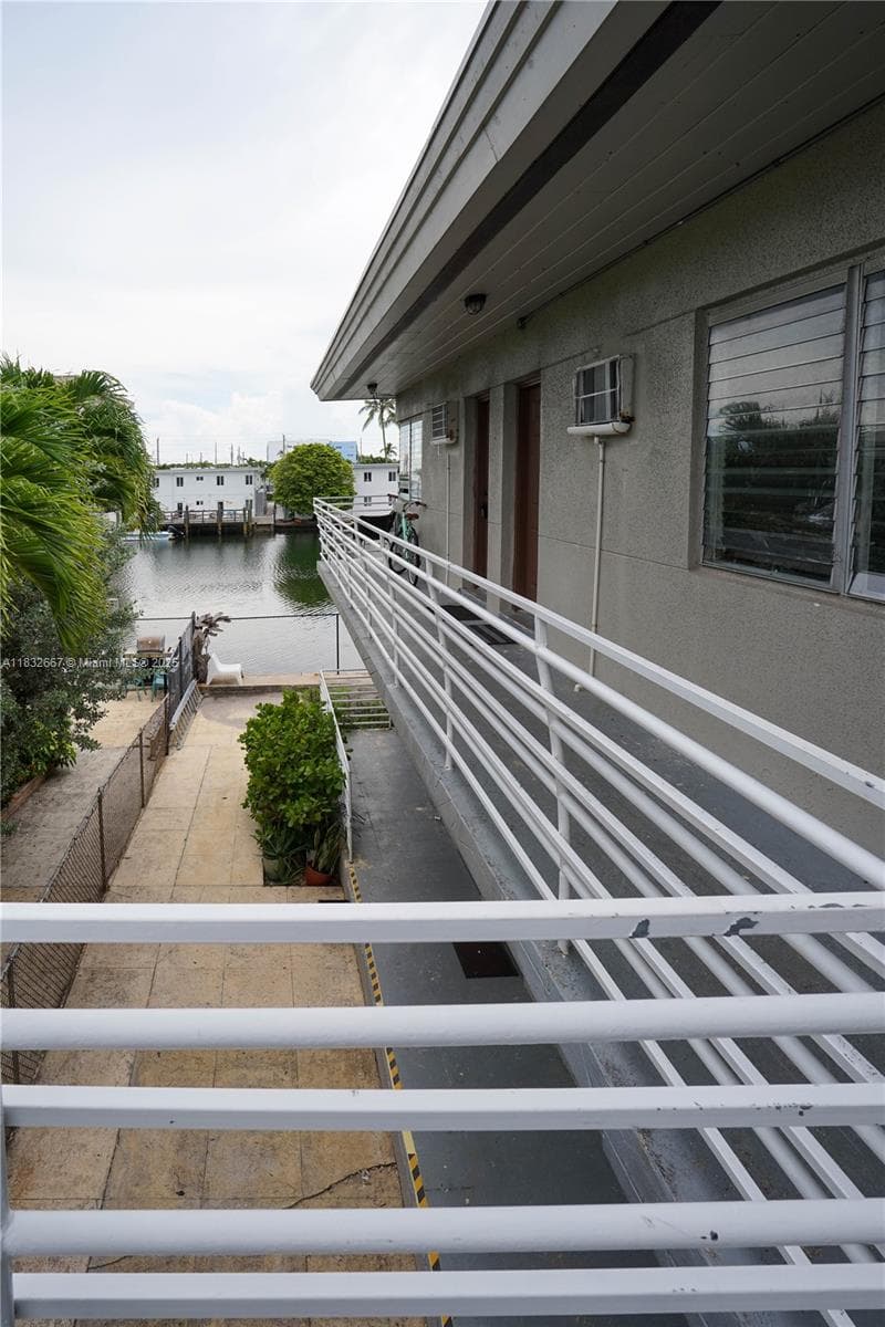 A11832667 — Miami Beach — 51