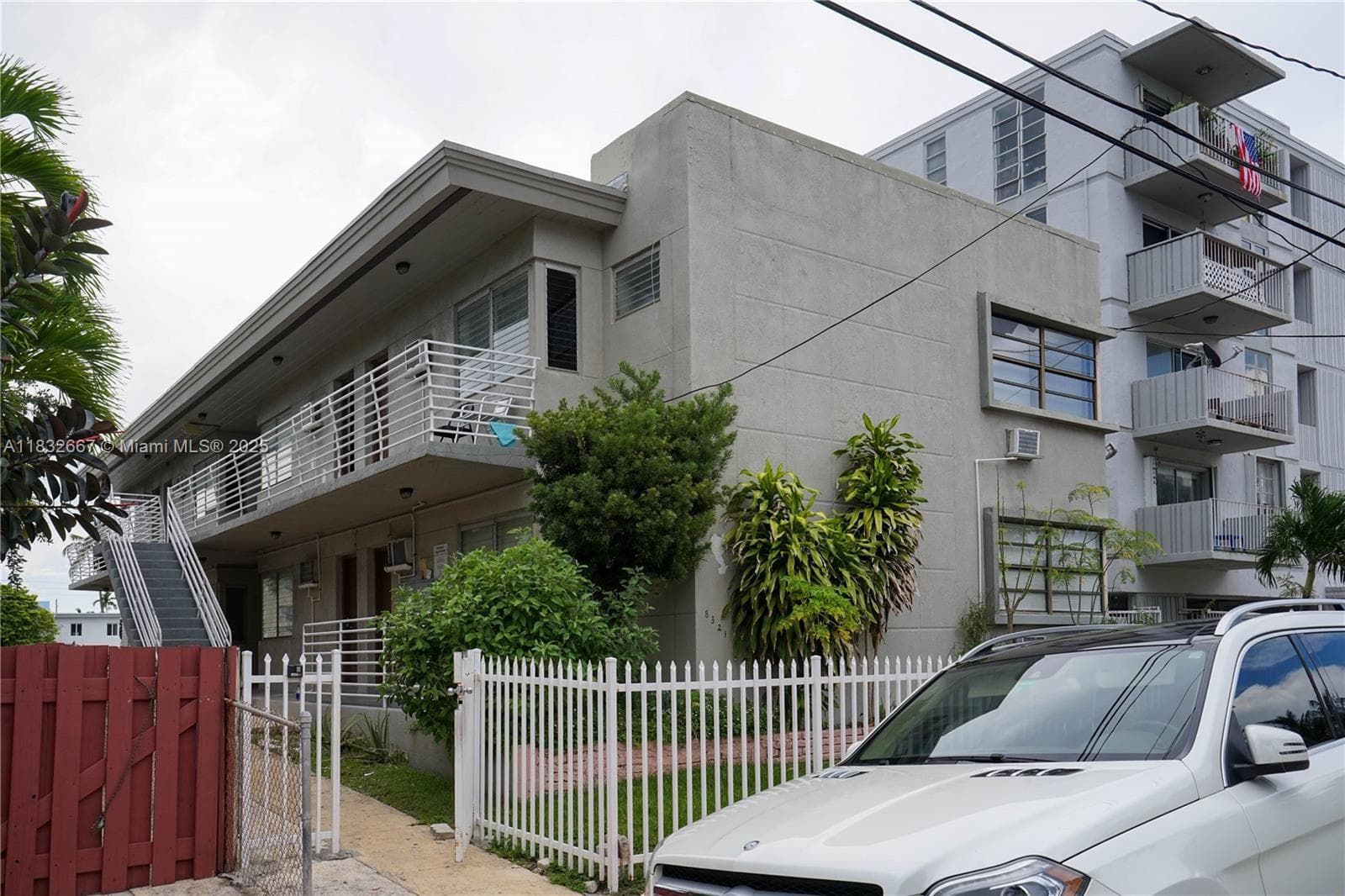 A11832667 — Miami Beach — 50