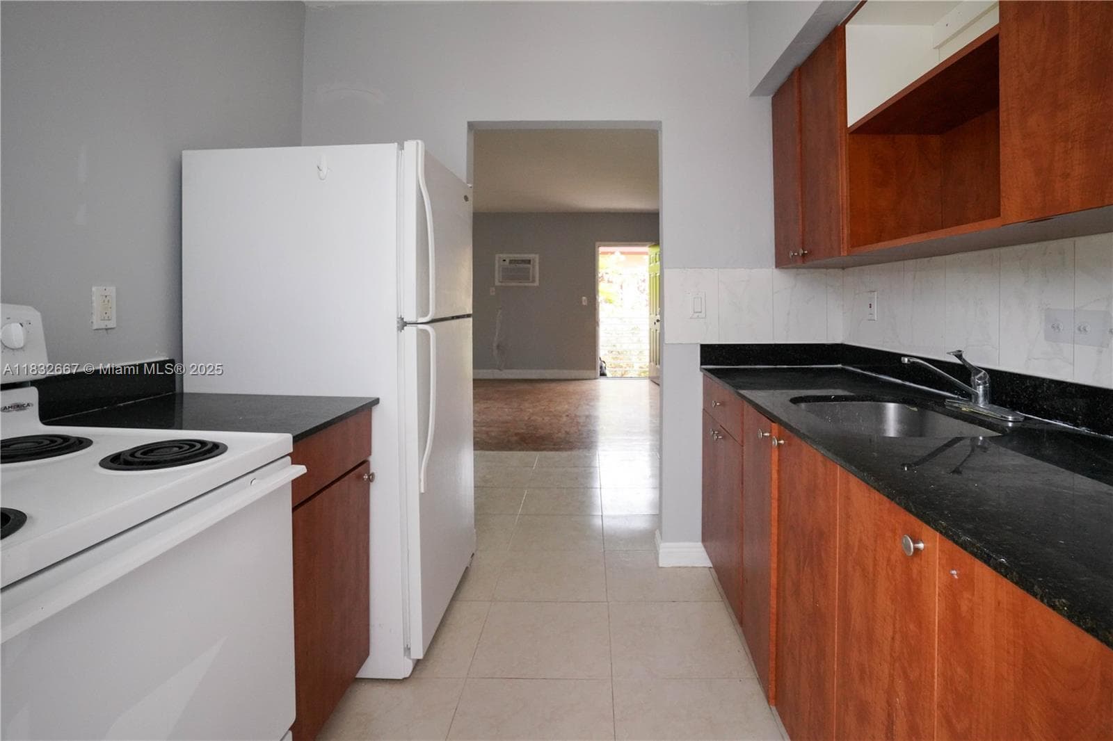A11832667 — Miami Beach — 19