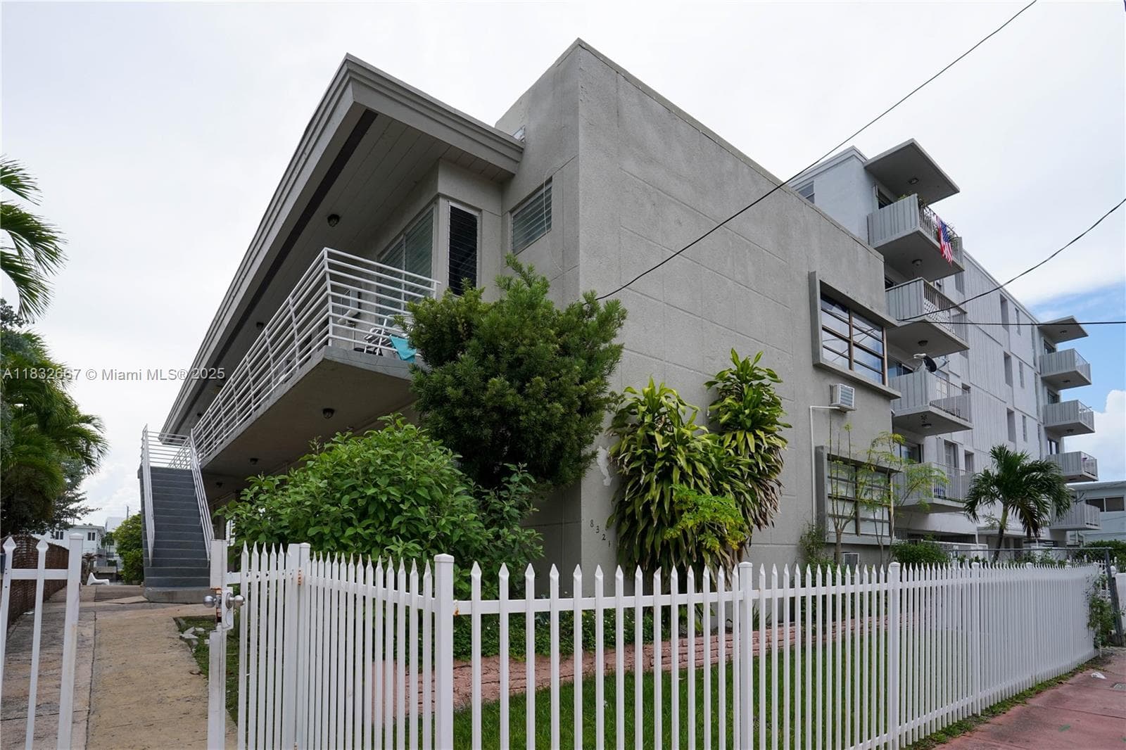 A11832667 — Miami Beach — 44