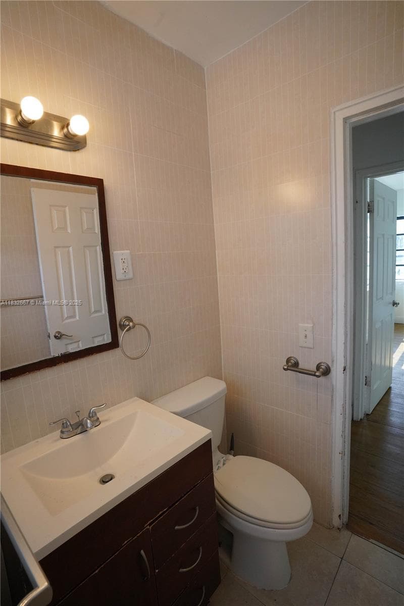 A11832667 — Miami Beach — 31