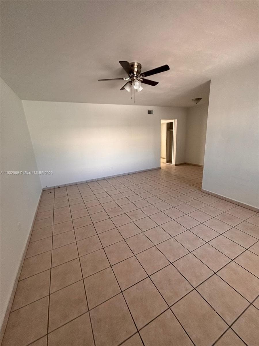 A11832859 — Miami Beach — 6