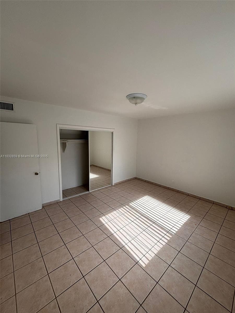 A11832859 — Miami Beach — 7