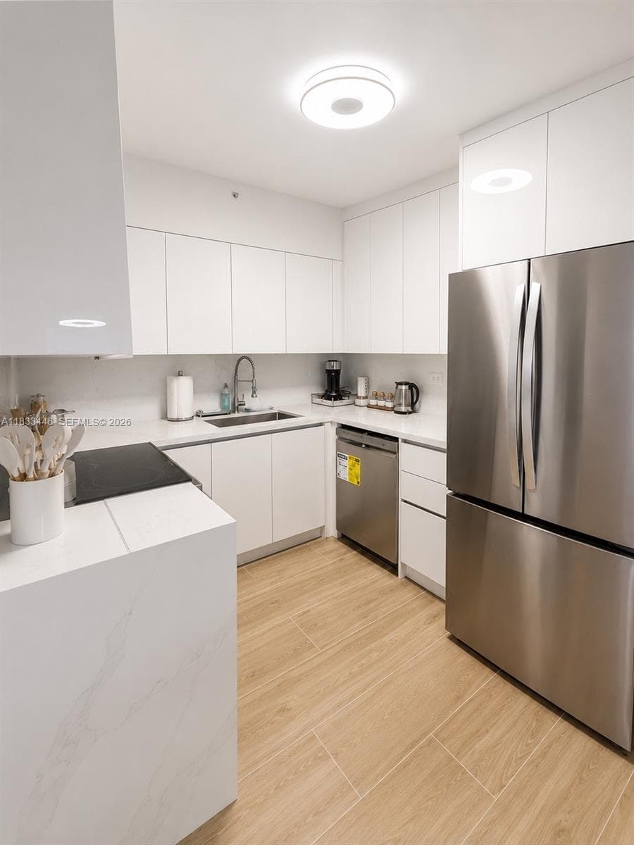 A11833448 — Miami Beach — 3