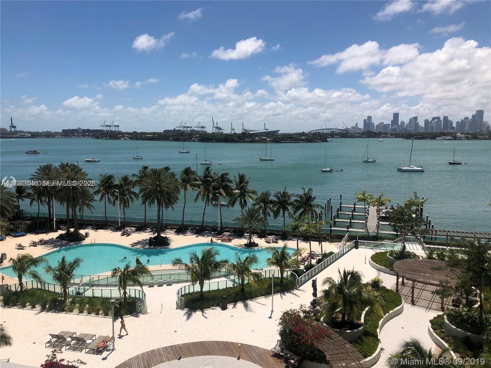 A11833448 — Miami Beach