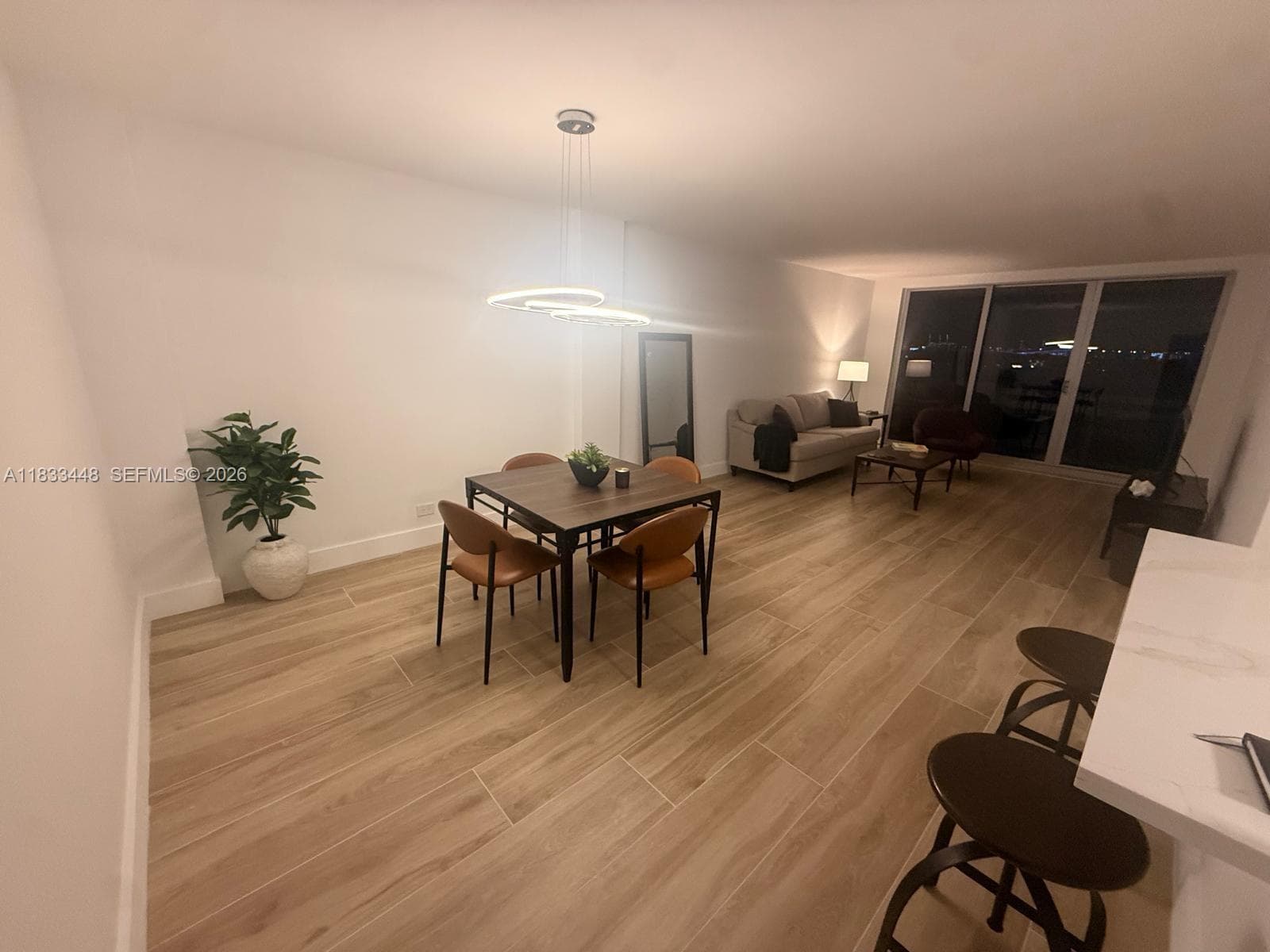 A11833448 — Miami Beach — 18
