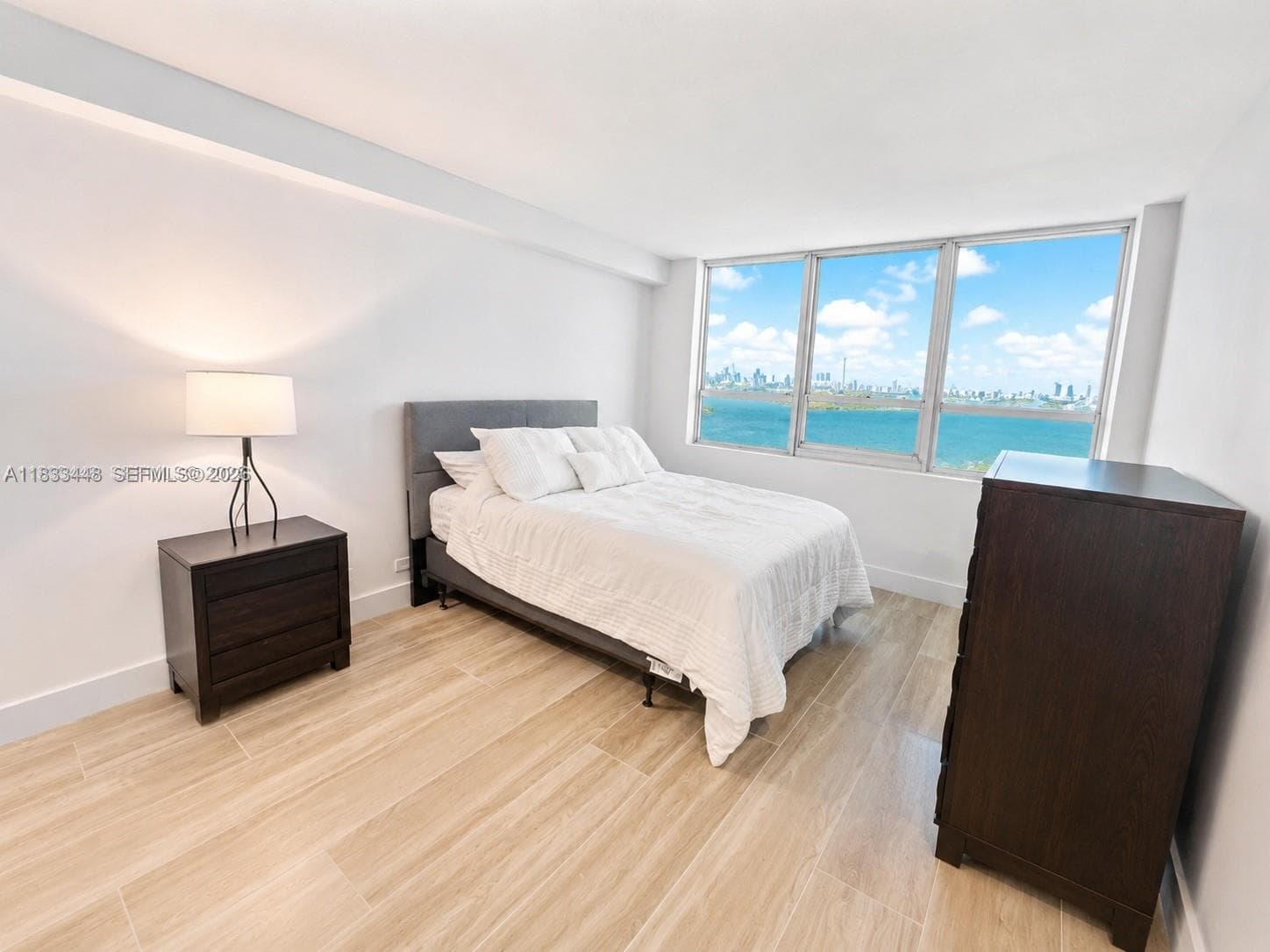A11833448 — Miami Beach — 11