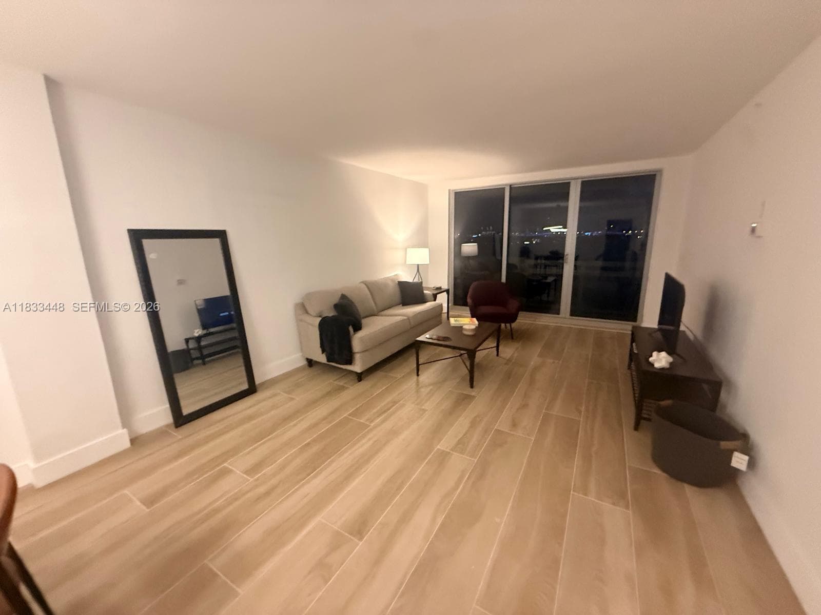 A11833448 — Miami Beach — 19