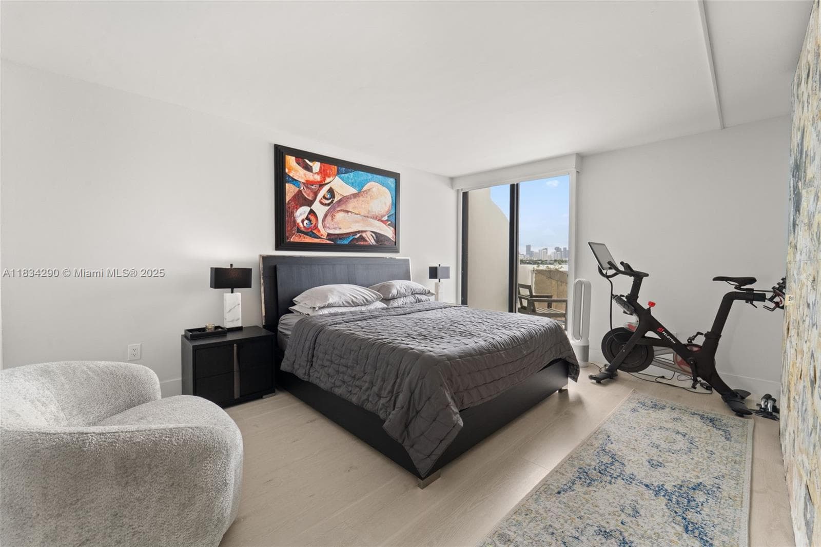 A11834290 — Miami Beach — 12