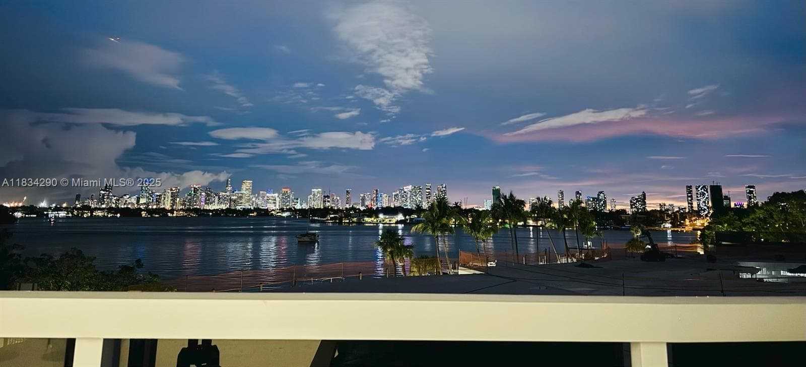 A11834290 — Miami Beach — 28