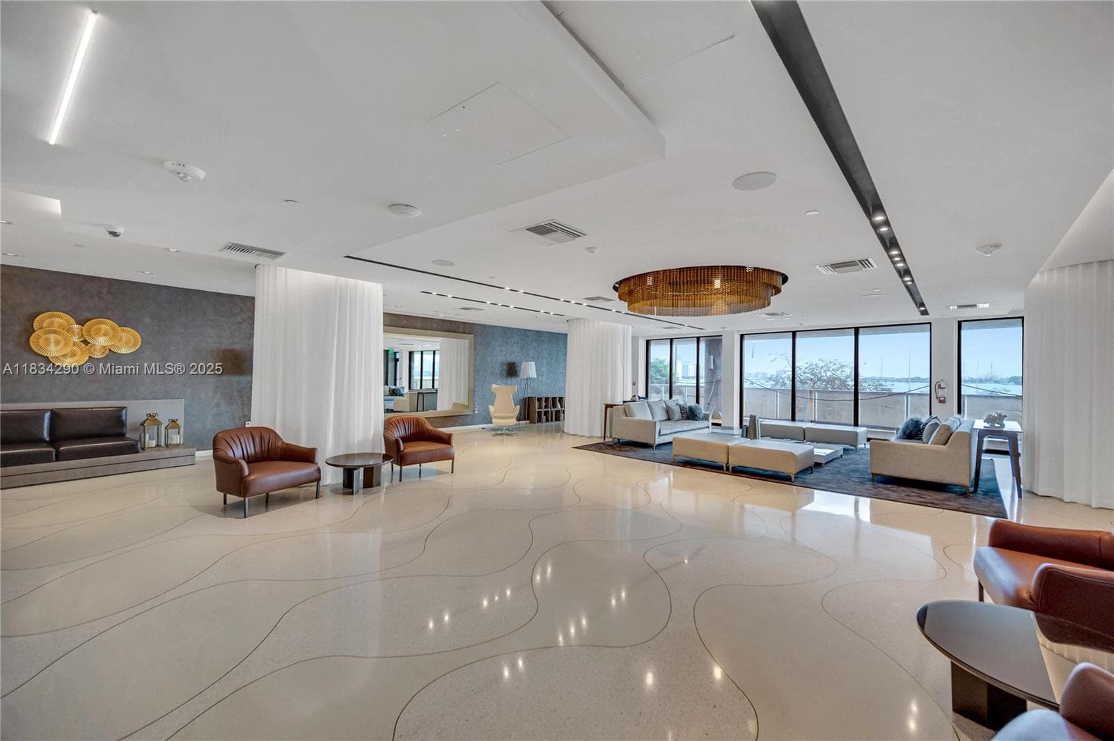 A11834290 — Miami Beach — 24