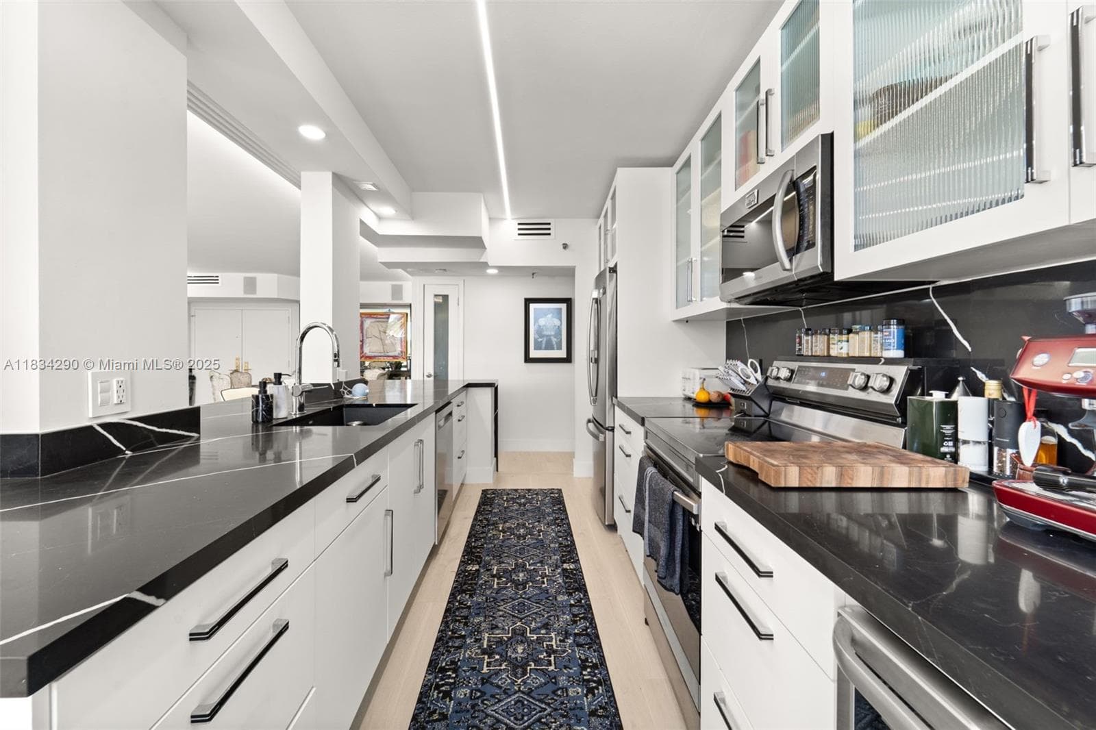 A11834290 — Miami Beach — 11