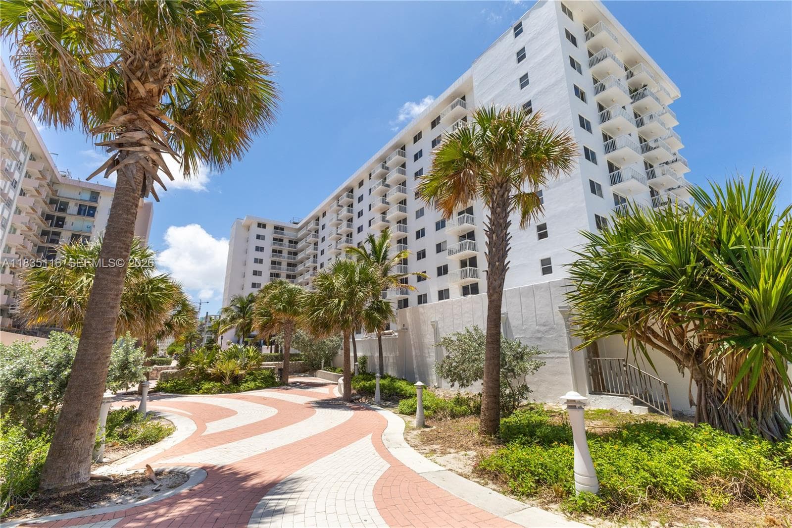 A11835116 — Miami Beach — 30