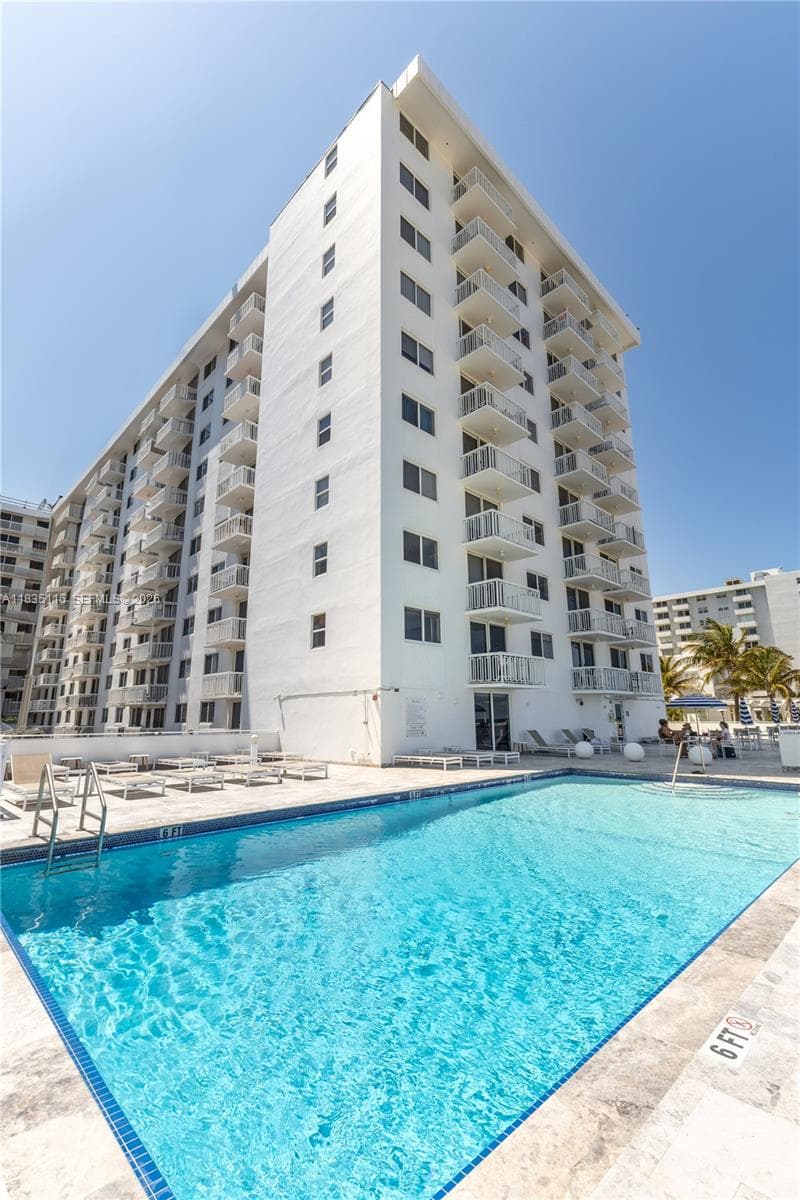 A11835116 — Miami Beach — 15