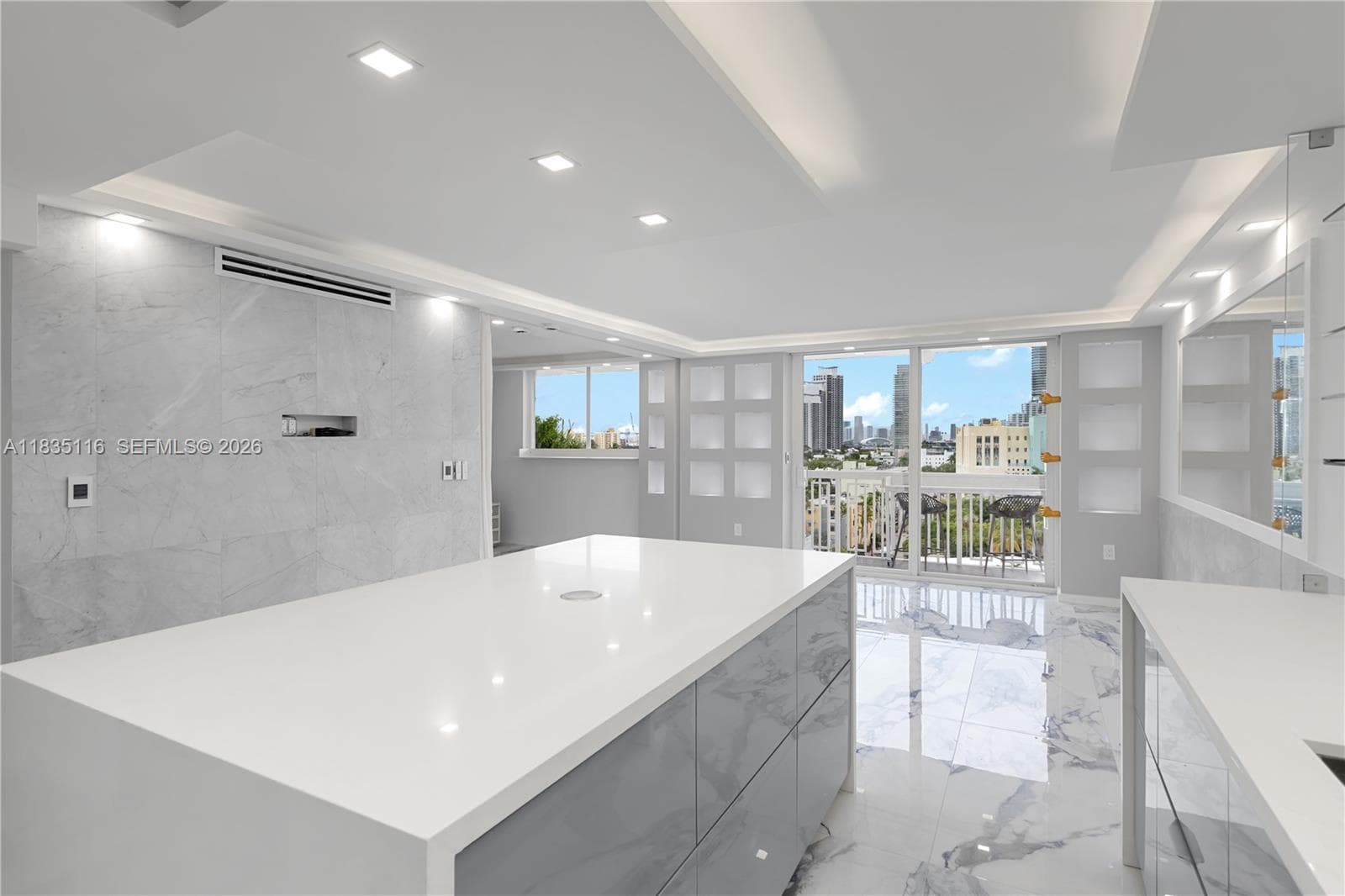 A11835116 — Miami Beach — 21