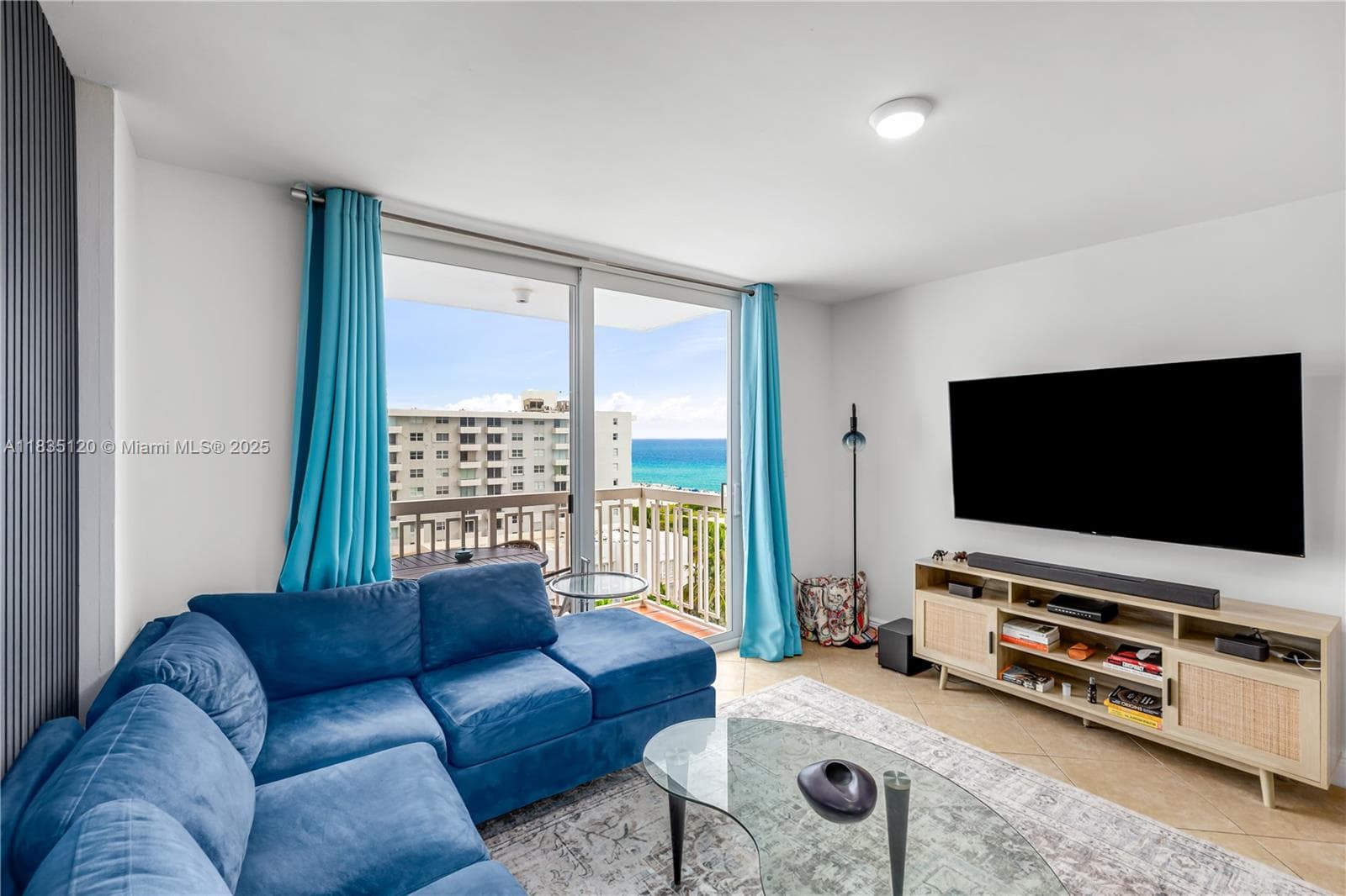 A11835120 — Miami Beach — 2