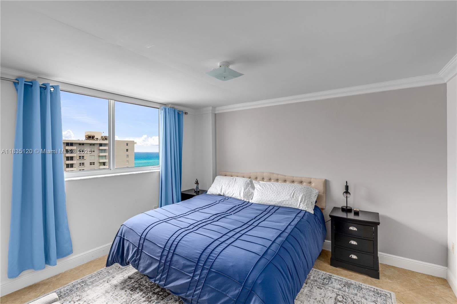 A11835120 — Miami Beach — 5