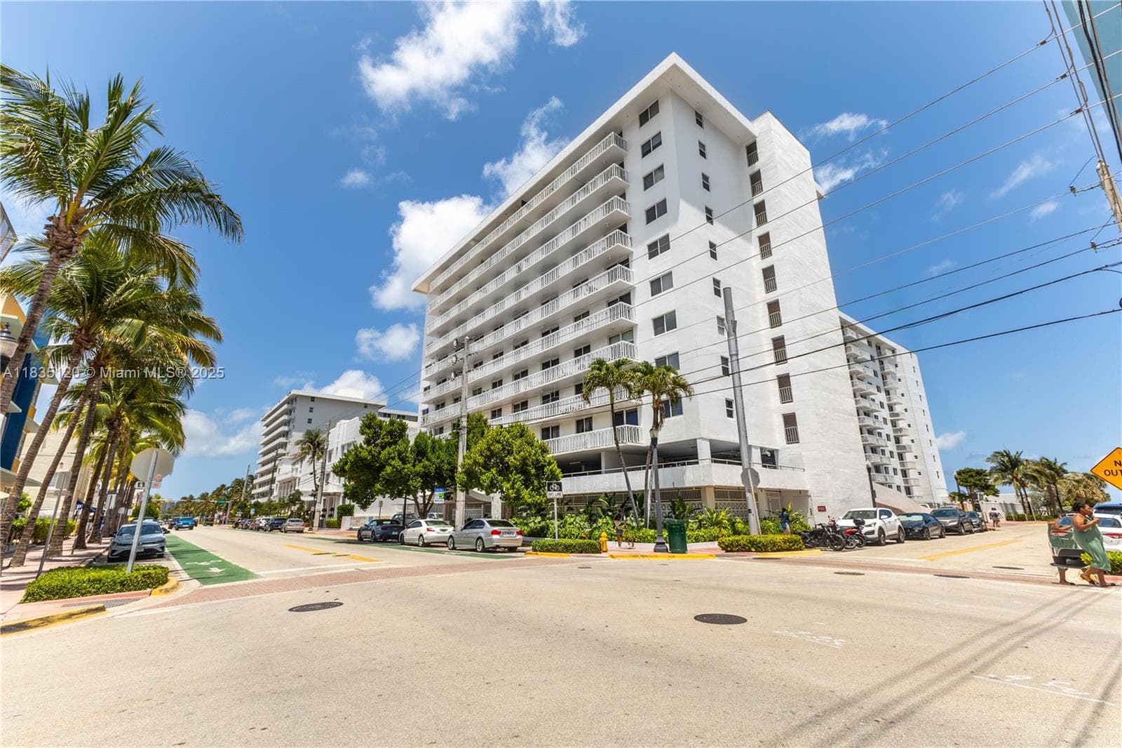 A11835120 — Miami Beach — 20