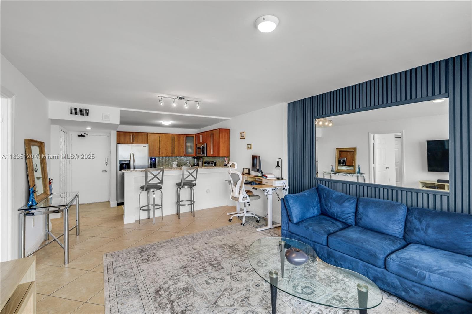 A11835120 — Miami Beach — 15