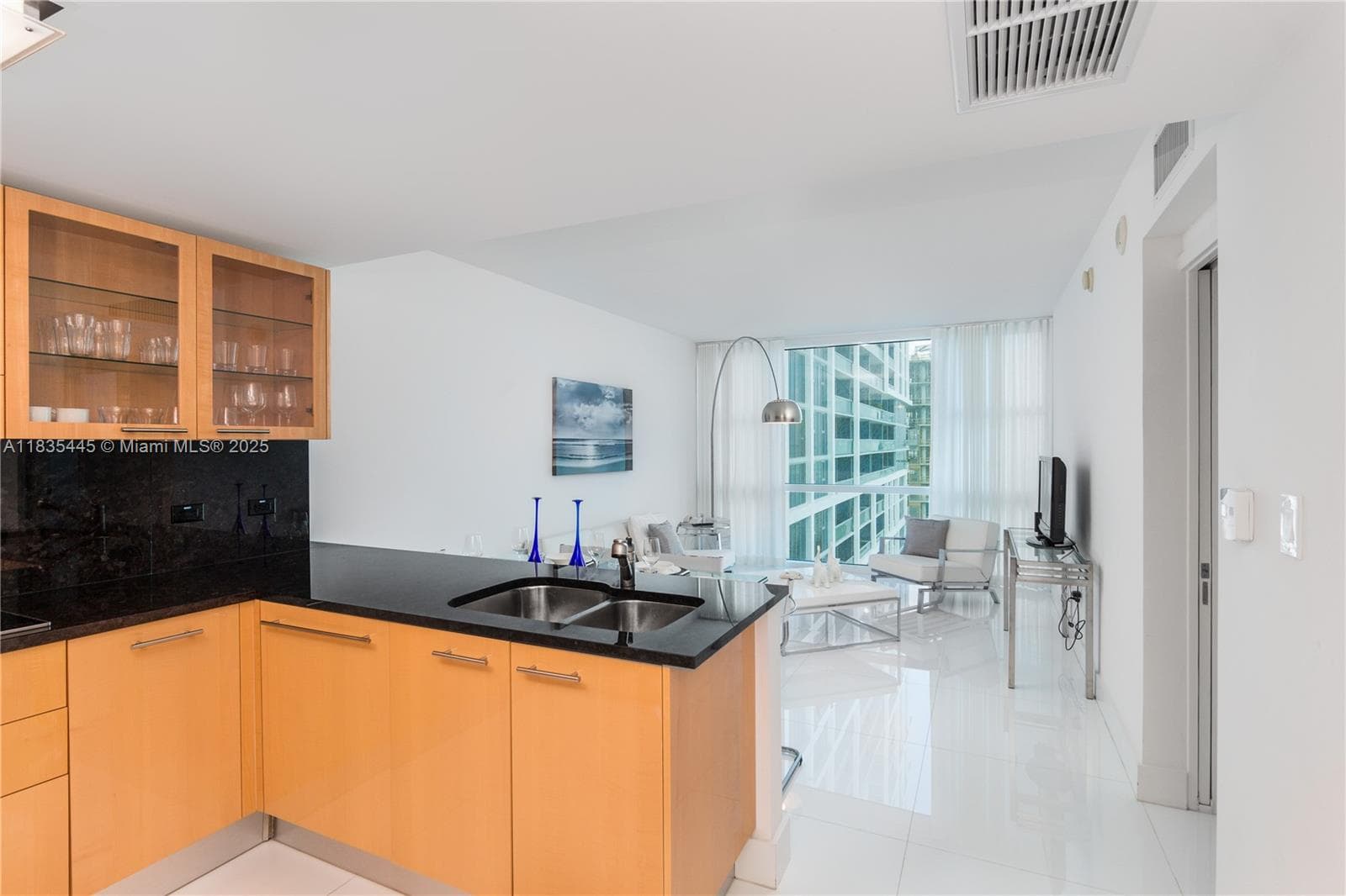 A11835445 — Miami Beach — 3