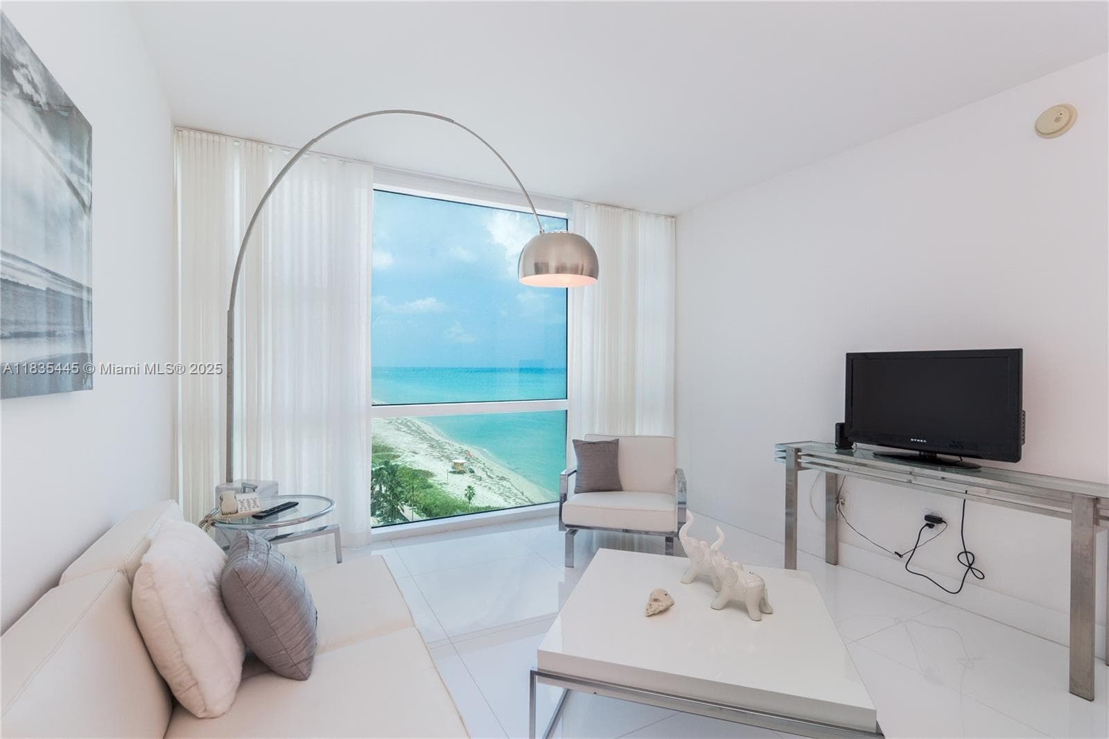 A11835445 — Miami Beach