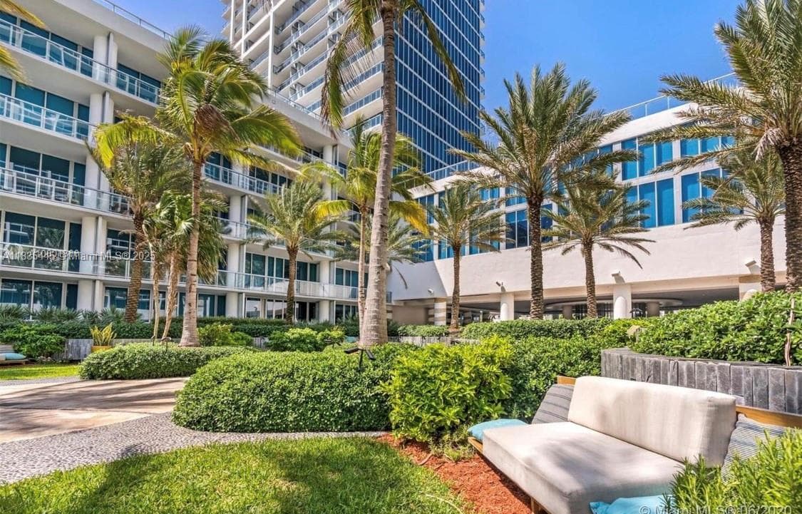 A11835445 — Miami Beach — 20